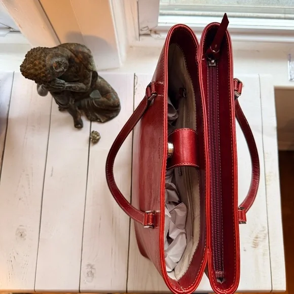 Kate Spade | Vintage Red All Leather Tote, Made in Itay - Picture 9 of 16